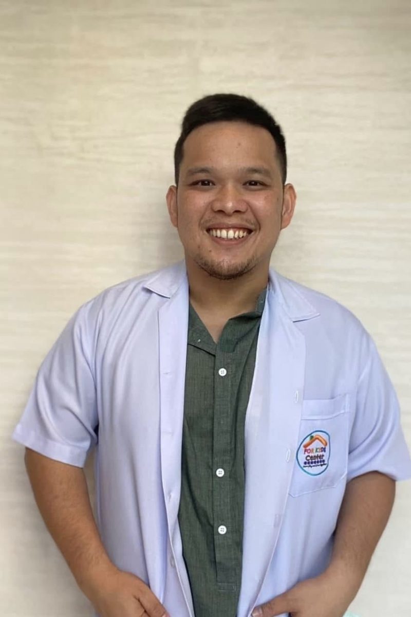 cfอภิรักษ์ ตาแม่ก๋งy